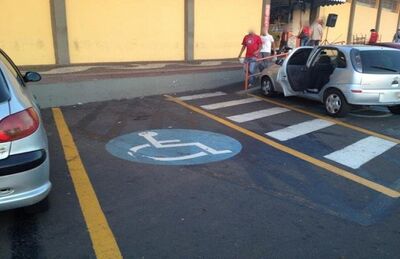 Utilização indevida de vagas de estacionamento exclusivas para Idosos e Deficientes Físicos.