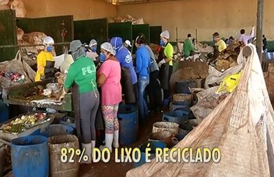 A usina de reciclagem conta com 34 funcionários