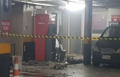 As explosões danificaram parte do hotel
