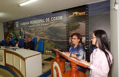 A presidente do GAAM, Eulina Bellanda e a Psicóloga Judiciária Giovanna Xavier fizeram uso da Tribuna na Câmara Municipal de Vereadores