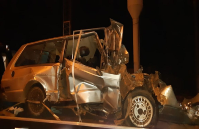 Veículo ficou destruído após acidente em rodovia de MS