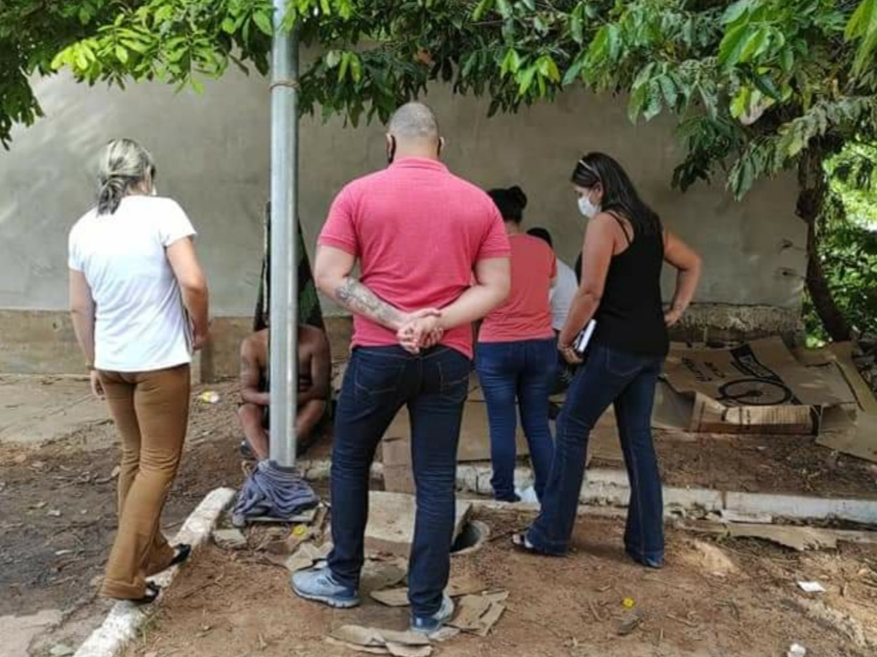 Assistência Social de Coxim atende cidadãos nas Praças do Flutuante e Silvio Ferreira. Foto: Divulgação.