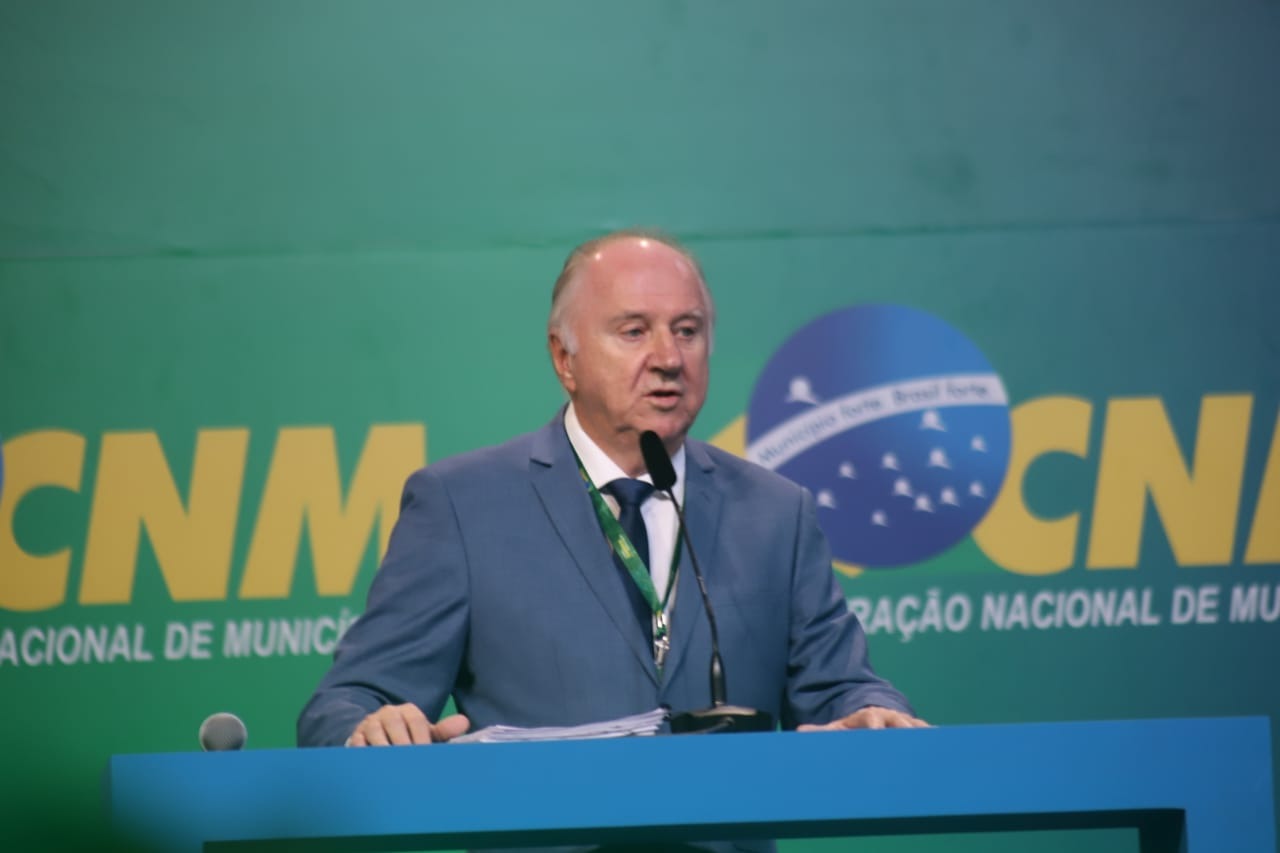 Presidente da CNM, Paulo Ziulkoski, na abertura do evento de hoje. Edson Ribeiro