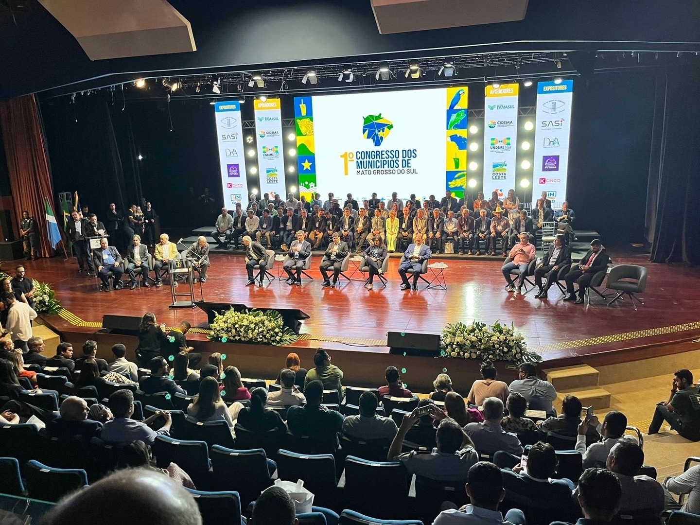 A abertura do 1⁰ Congresso dos Municípios ocorreu no Centro de Convenções Rubens Gil de Camillo. Foto: Carlos Godoy