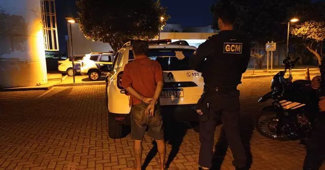 Homem foi preso em flagrante por equipe da Guarda Municipal e levado para a Deam. (Foto: Divulgação)