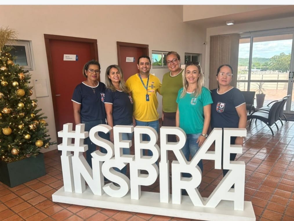 Encerramento da atividade juntamente com a Analista de Relacionamento - Sebrae Regional Norte bem como os educadores da unidade escolar que fizeram presente na ação.