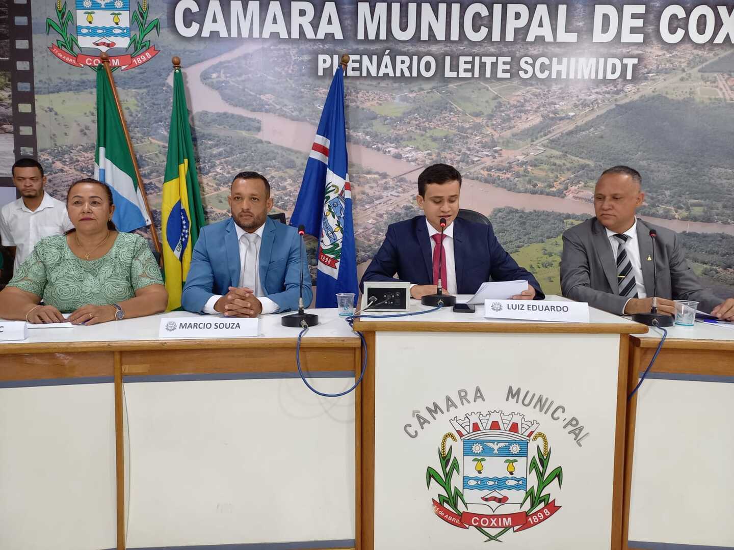 Lucia da AAVC, Marcinho Souza, Luiz Eduardo e Jefferson Aislan, compõem a Mesa Diretoria da Câmara de Coxim. Foto: Valdeir Simão