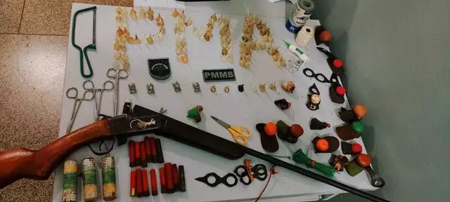 Itens encontrados e confiscados pela PMA. Foto: Divulgação PMA