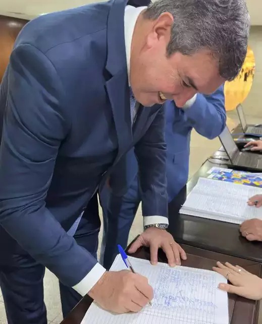 Governador Eduardo Riedel oficializou filiação do PP nesta terça-feira. Foto: Divulgação/Assessoria