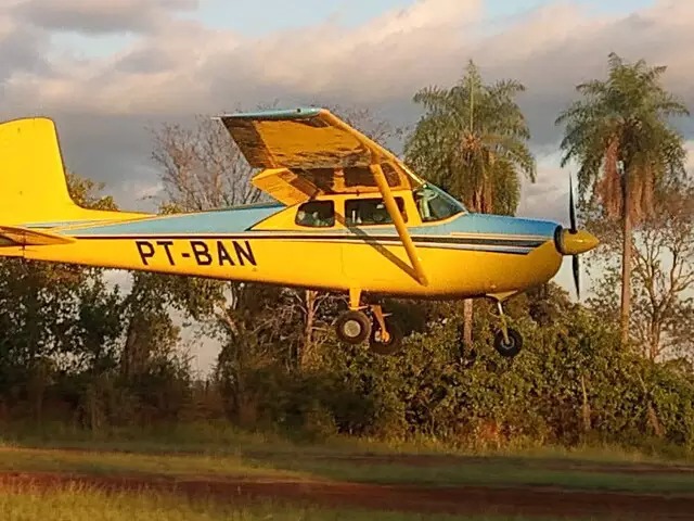 O Cessna Aircraft 175, prefixo PT-BAN, era herança da família do piloto Marcelo Barros. Foto: Redes sociais