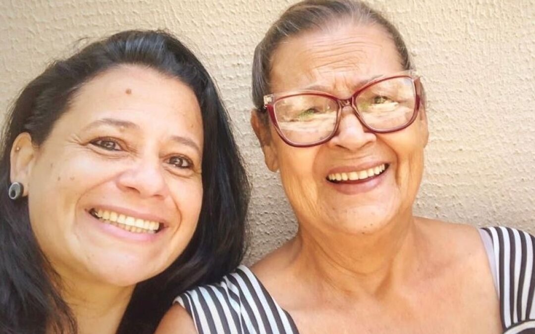 Glenda e a mãe Lucy Melo. Foto: Rede social 