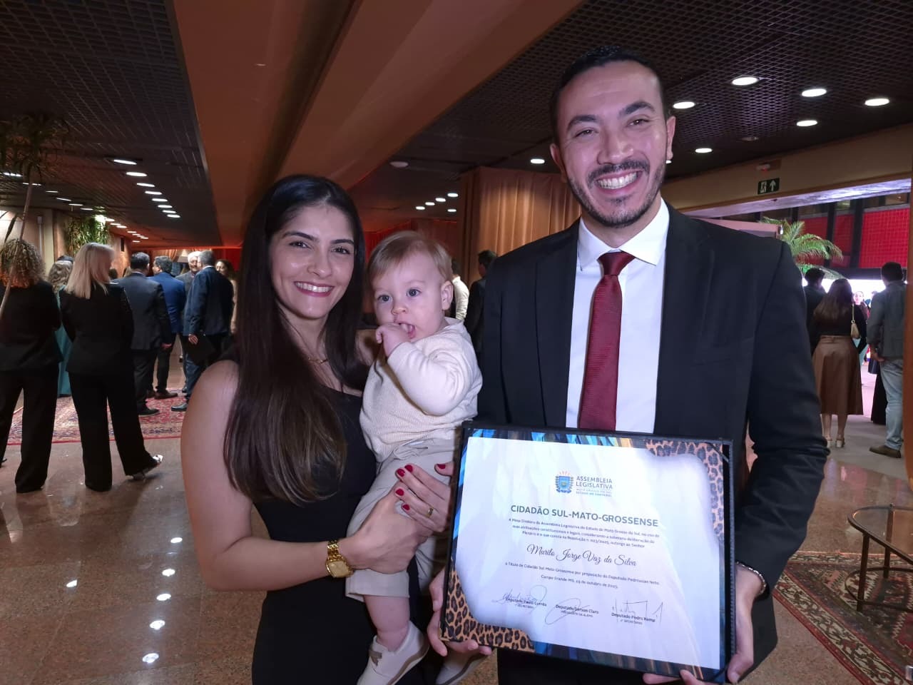 Delegado Murilo recebe Título de Cidadão Sul-Mato-Grossense. Foto: Divulgação 