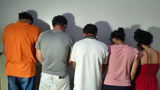 Grupo detido após a morte do padre é apresentado na delegacia. Foto: Leandro Holsbach/CGNEWS