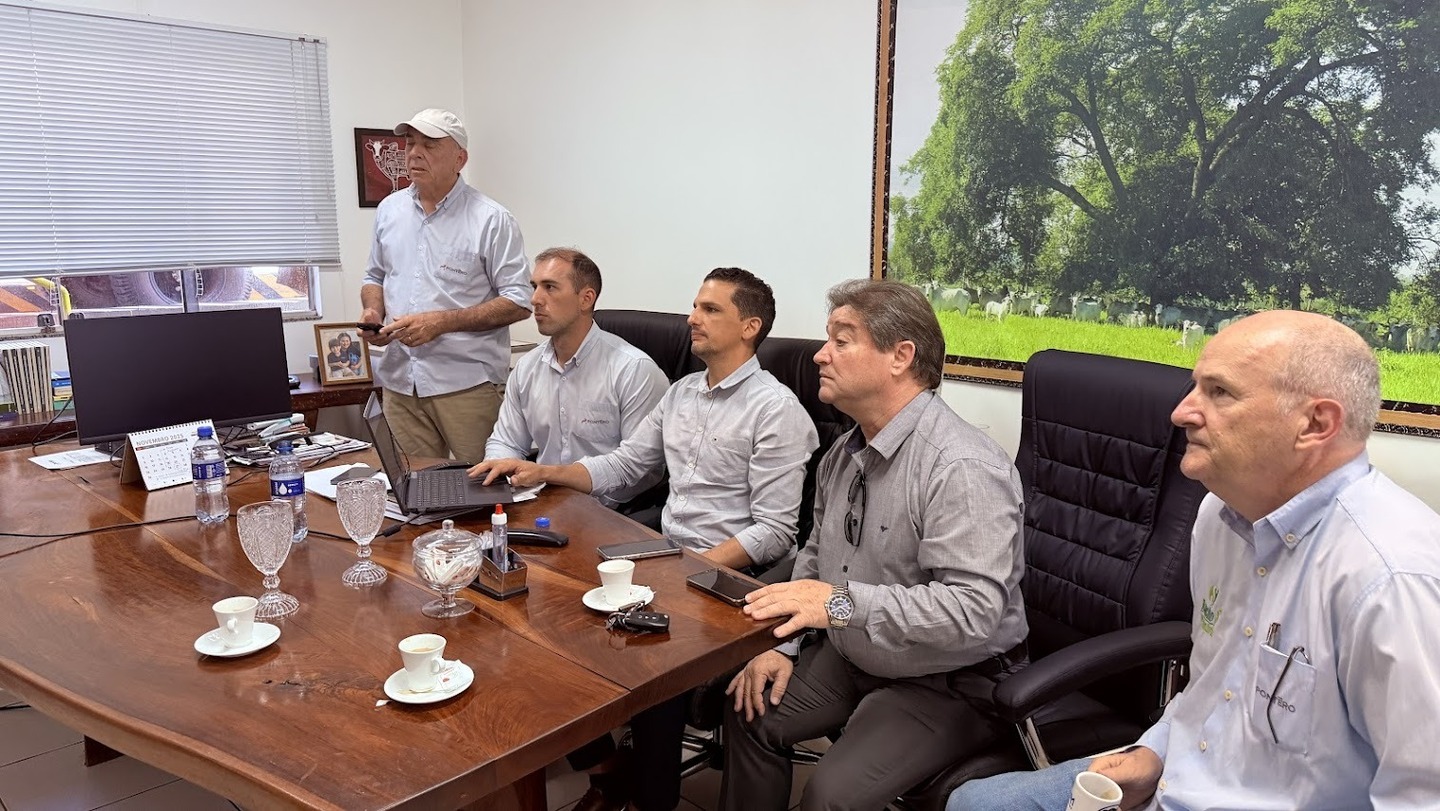 Visita à empresa Pontero. Foto: Divulgação AssCom PMC 