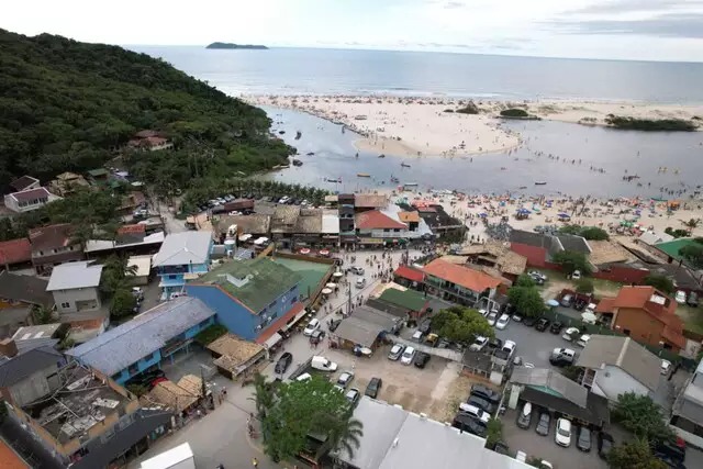 Festa logo caiu no gosto do povo que espera todos os anos pela Rádio Guarda do Embaú. Foto: Magdiel Trelha/CGNEWS 