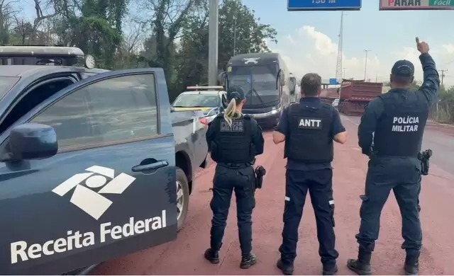 Representantes das forças envolvidas em ação na quarta-feira, 21 de janeiro, em Corumbá. Foto: Reprodução Receita Federal