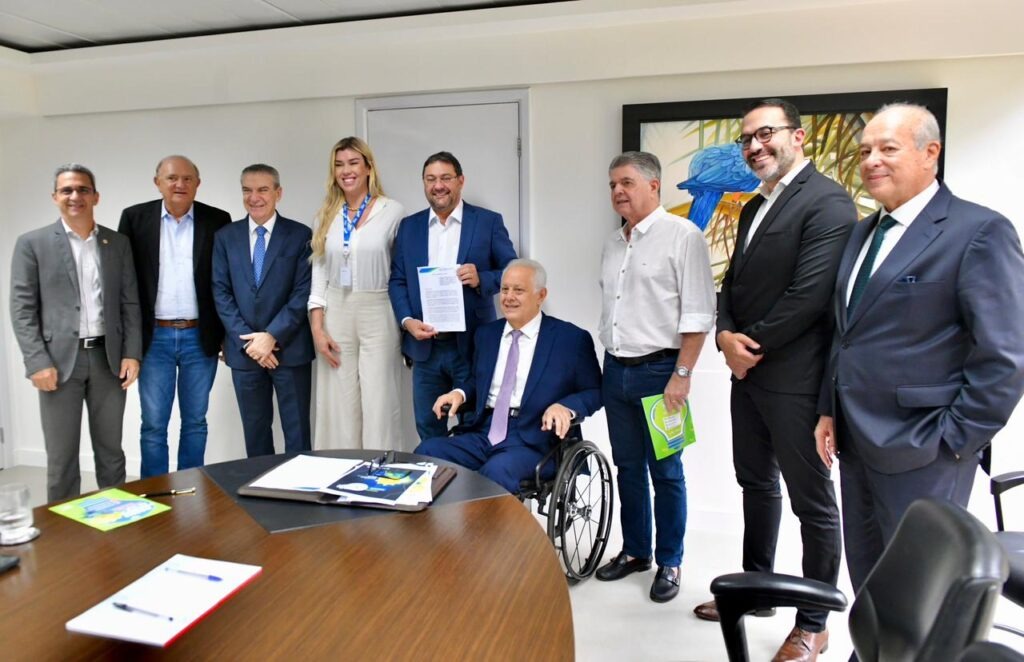 Paulo Corrêa participa de convênio que prevê redução de até 20% no consumo de energia de servidores. Foto: Divulgação 