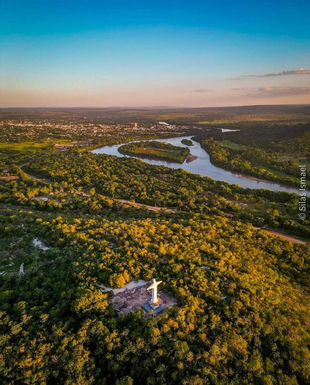 Cristo Redentor do Pantanal em Coxim. Foto: Silas Ismael 