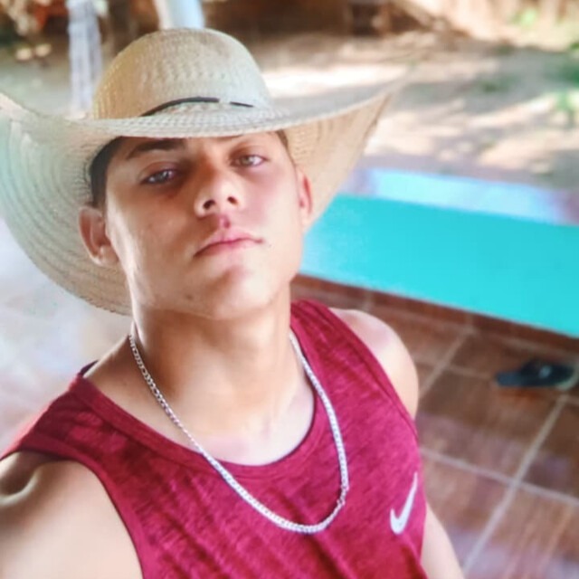 Jonatas Douglas da Silva Oliveira, de 22 anos, assassinado em bar na noite de sábado em Coxim. Foto: Rede social 