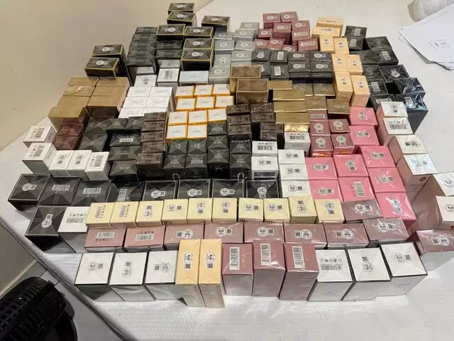 Perfumes importados apreendidos durante a Operação Perfume de Mulher. Foto: Divulgação/Receita Federal