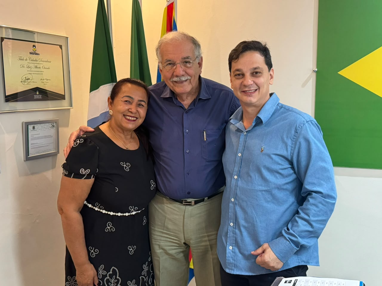 Vereadora Lúcia da AAVC, deputado federal Dr. Luiz Ovando e o vereador Johnny Guerra Gai. Foto: Divulgação 