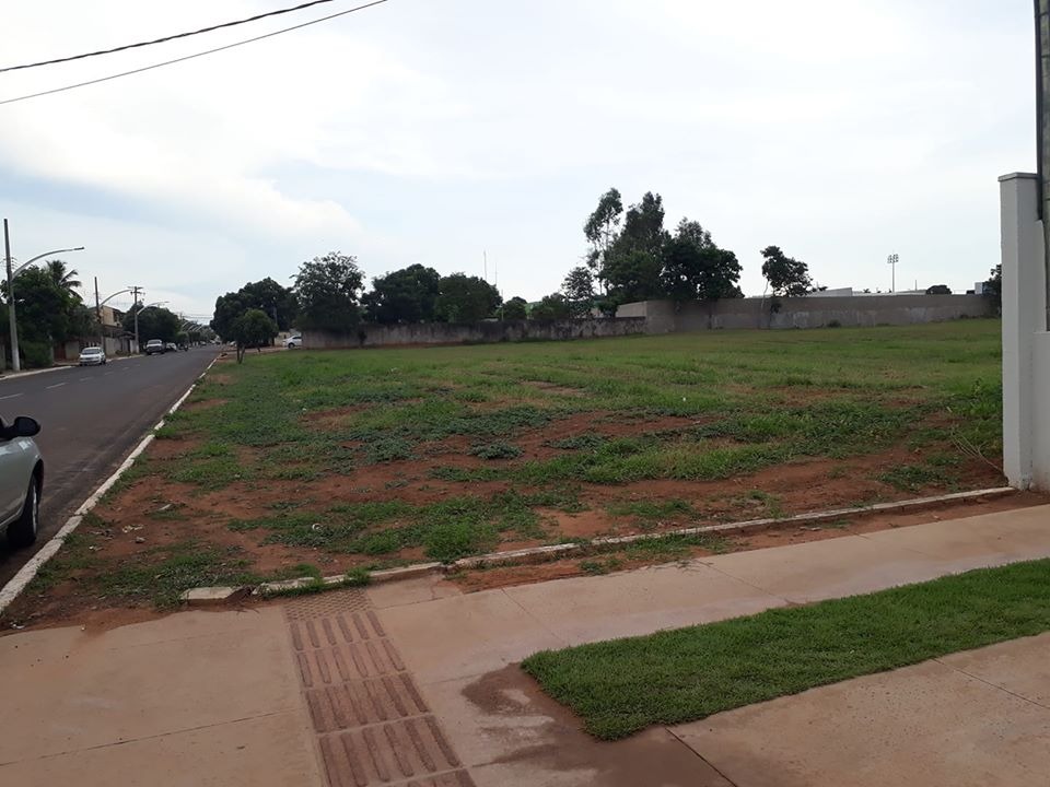 Terreno onde será construído o prédio do 5º Batalhão da Polícia Militar em Coxim. Fotos: Valdeir Simão - Diário X.